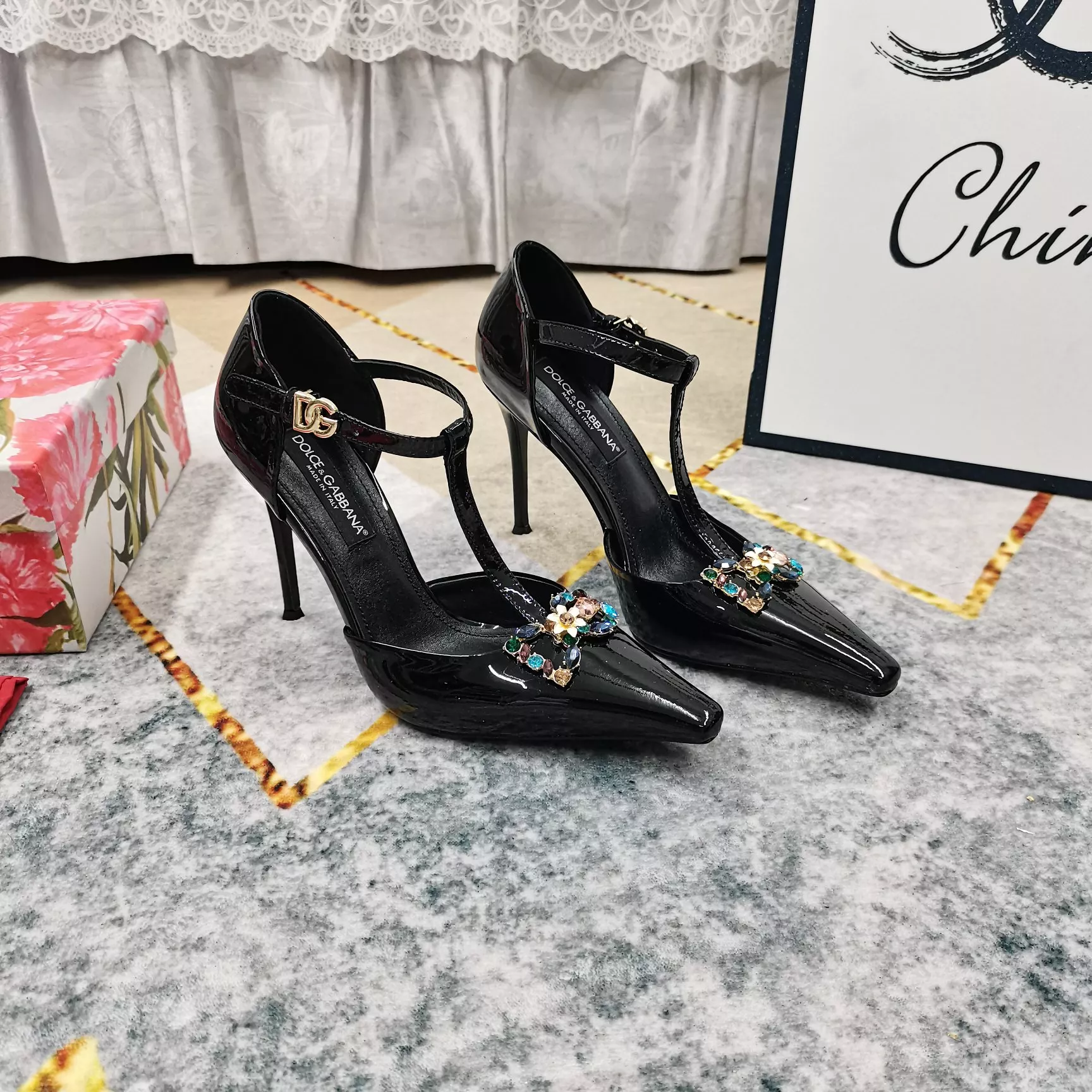Sleek 7104 Dolce & Gabbana D&G Sandal For Women