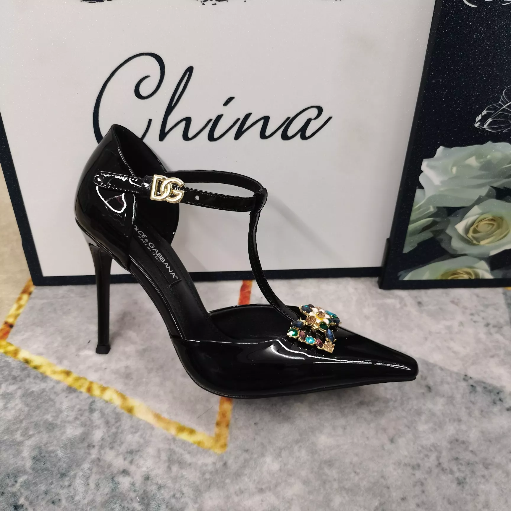 Sleek 7104 Dolce & Gabbana D&G Sandal For Women