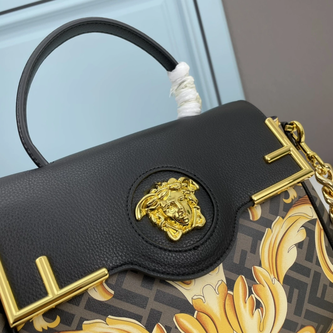 Sleek 7293 Versace AAA Quality Handbags For Women