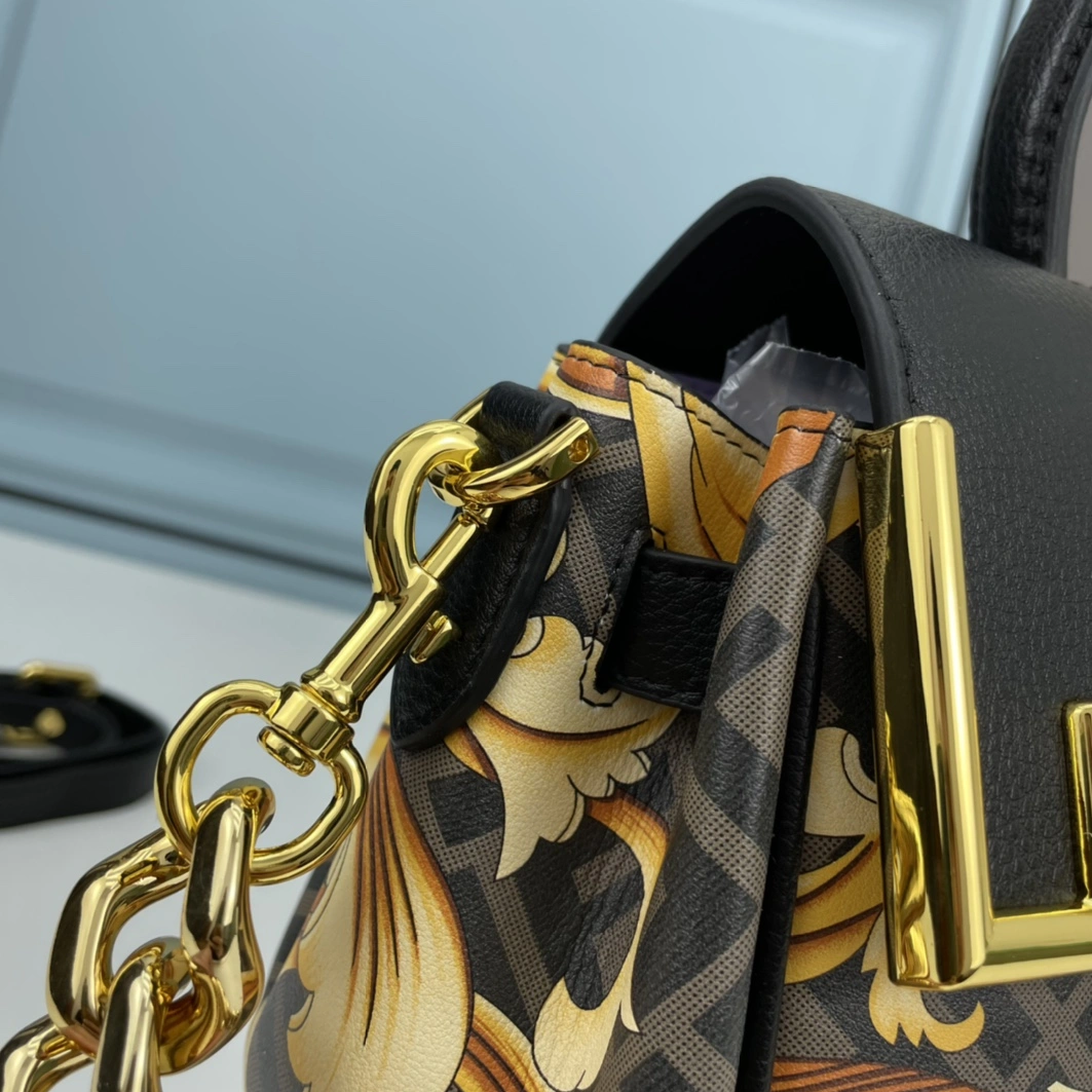 Sleek 7293 Versace AAA Quality Handbags For Women