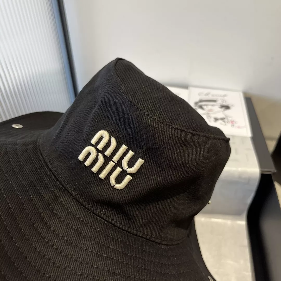 Sleek 7375 MIU MIU Caps