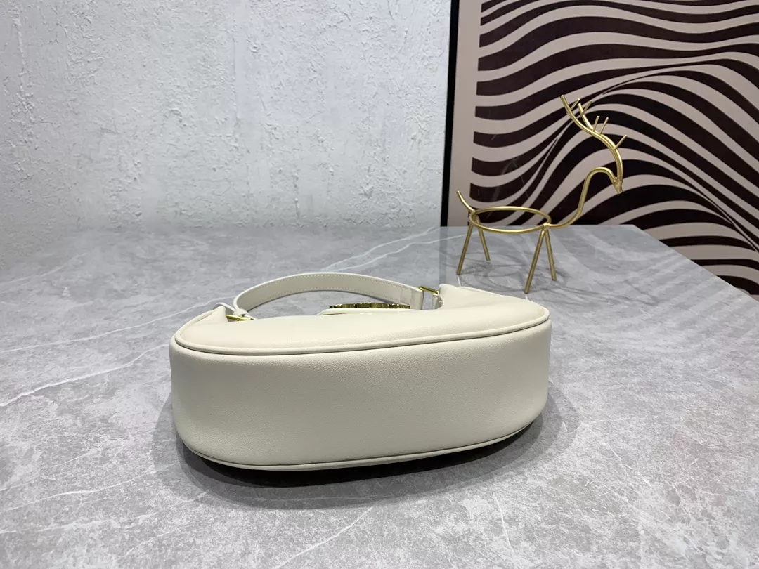 Sleek 7404 Celine AAA Quality Shoulder Bags For Women