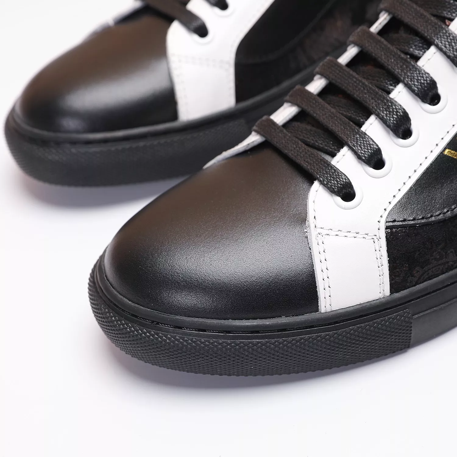 Sleek 7407 Versace Casual Shoes For Men