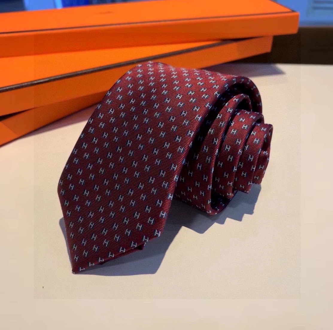 Sleek 7440 Hermes Necktie For Men