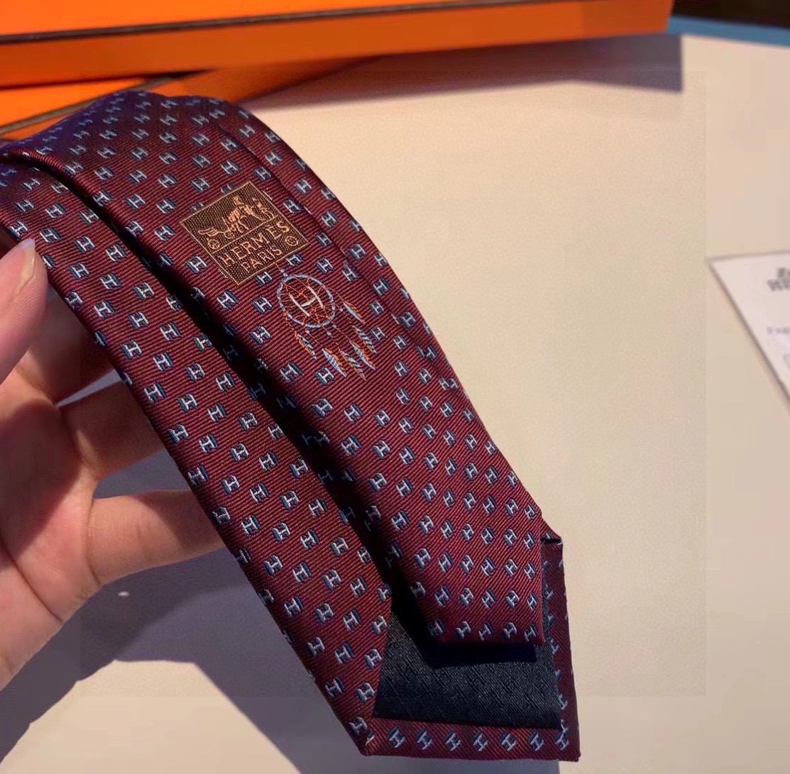 Sleek 7440 Hermes Necktie For Men