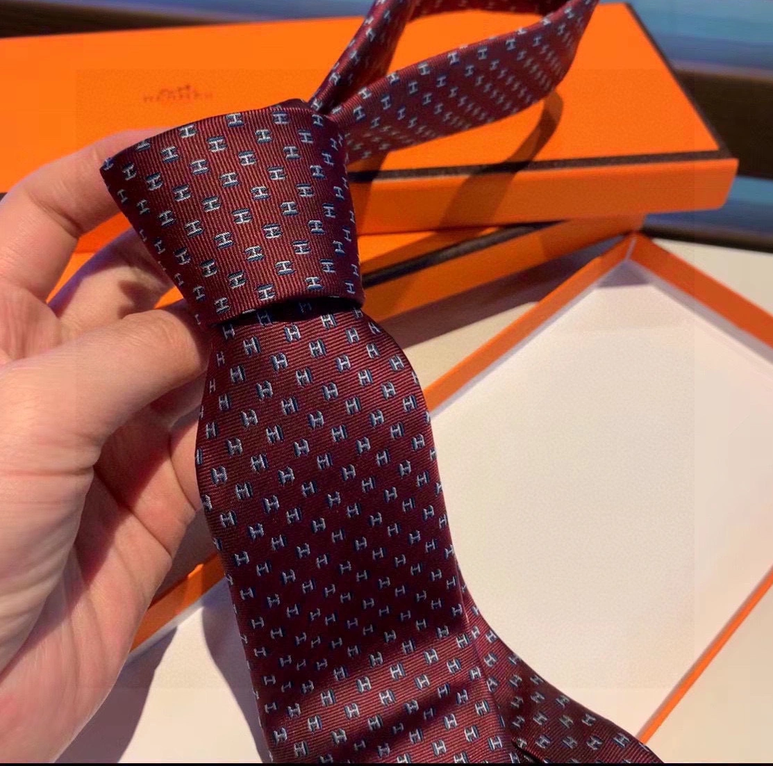 Sleek 7440 Hermes Necktie For Men