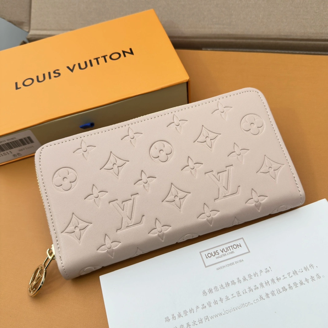 Sleek 7499 Louis Vuitton LV Wallets For Women