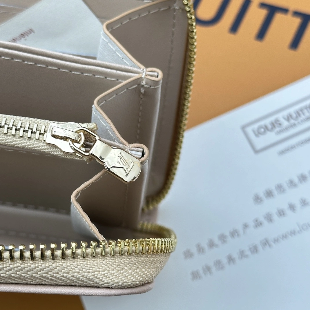 Sleek 7499 Louis Vuitton LV Wallets For Women