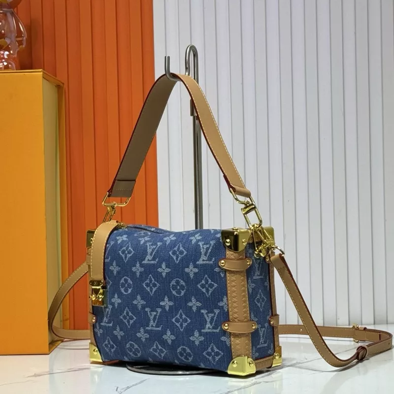 Sleek 7708 Louis Vuitton AAA Quality Messenger Bags For Women