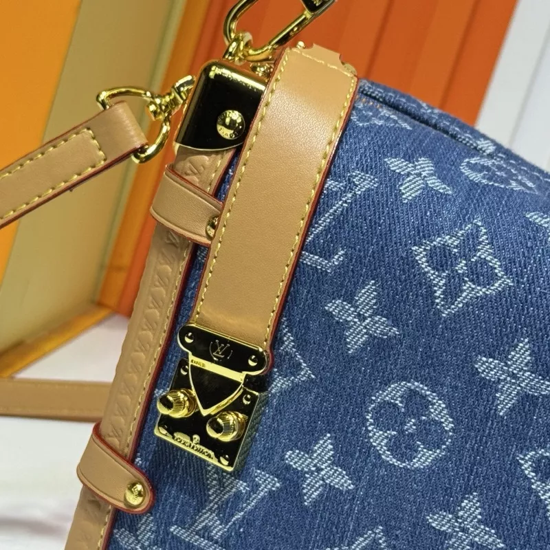 Sleek 7708 Louis Vuitton AAA Quality Messenger Bags For Women