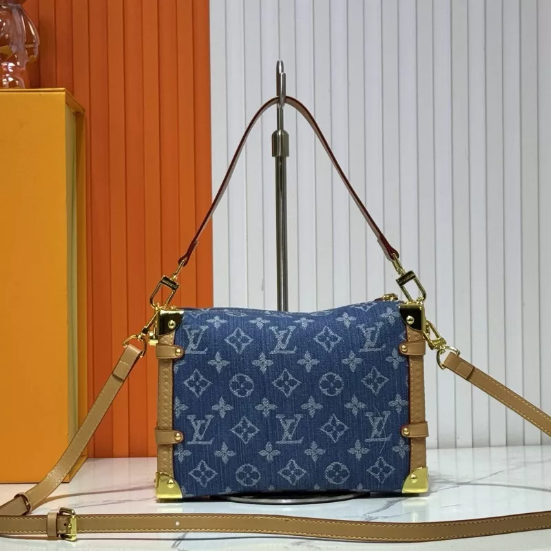 Sleek 7708 Louis Vuitton AAA Quality Messenger Bags For Women