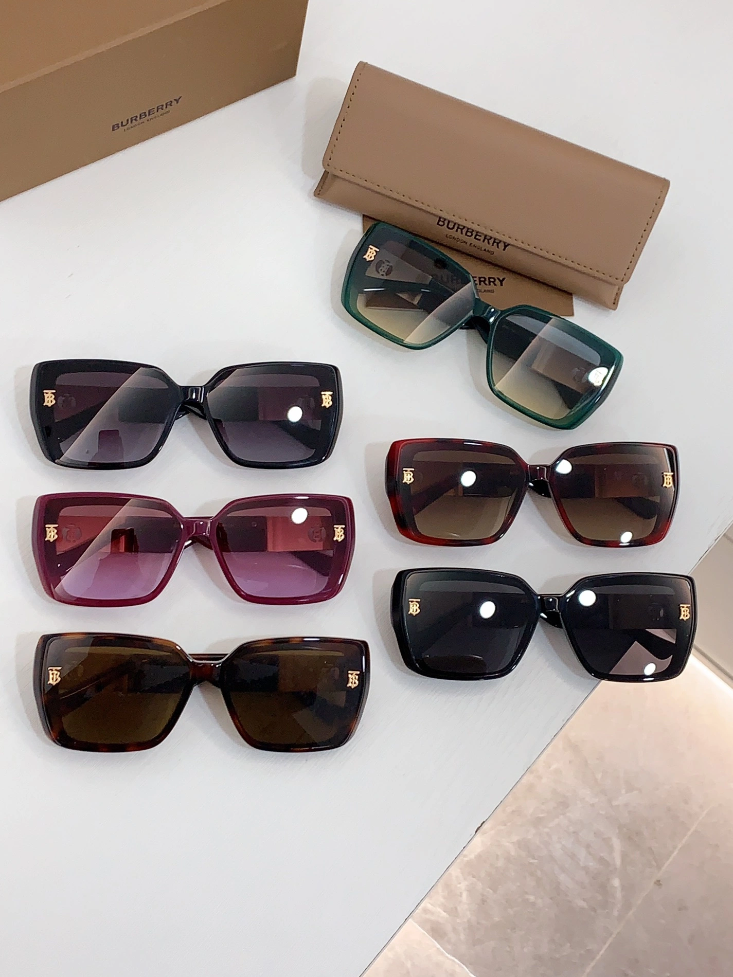 Sleek 7747 Burberry AAA Quality Sunglasses