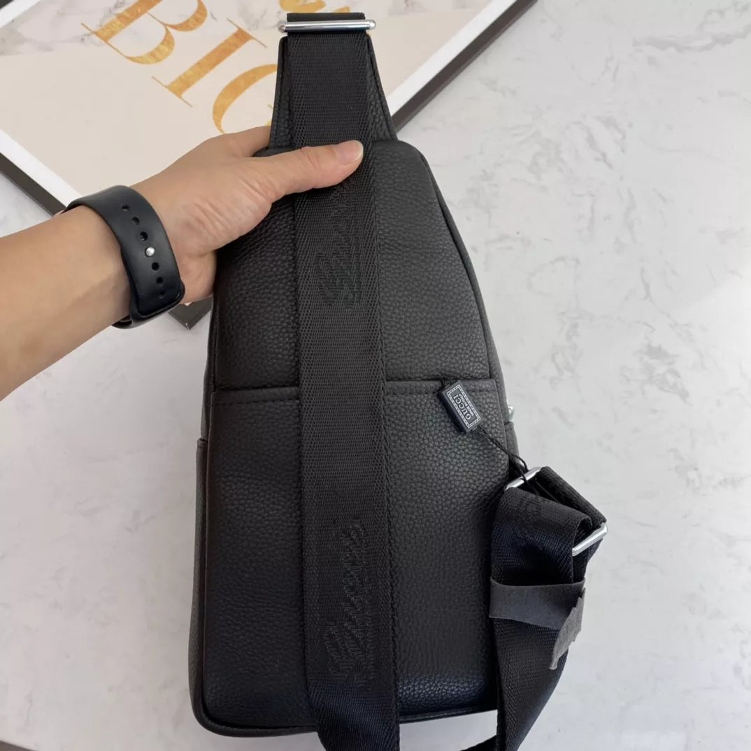 Sleek 7804 Gucci AAA Man Messenger Bags