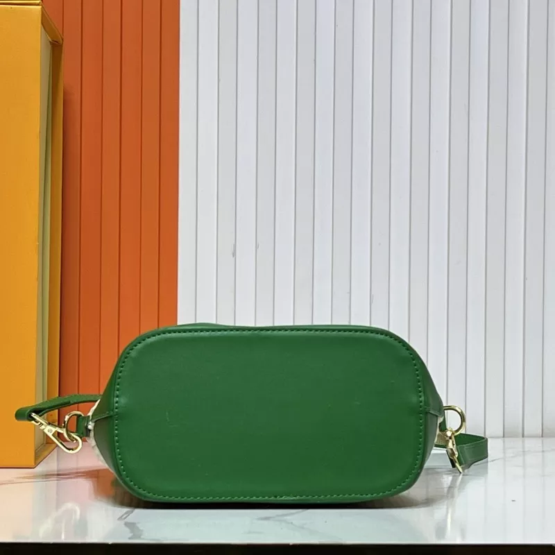 Sleek 7985 Louis Vuitton AAA Quality Handbags For Women