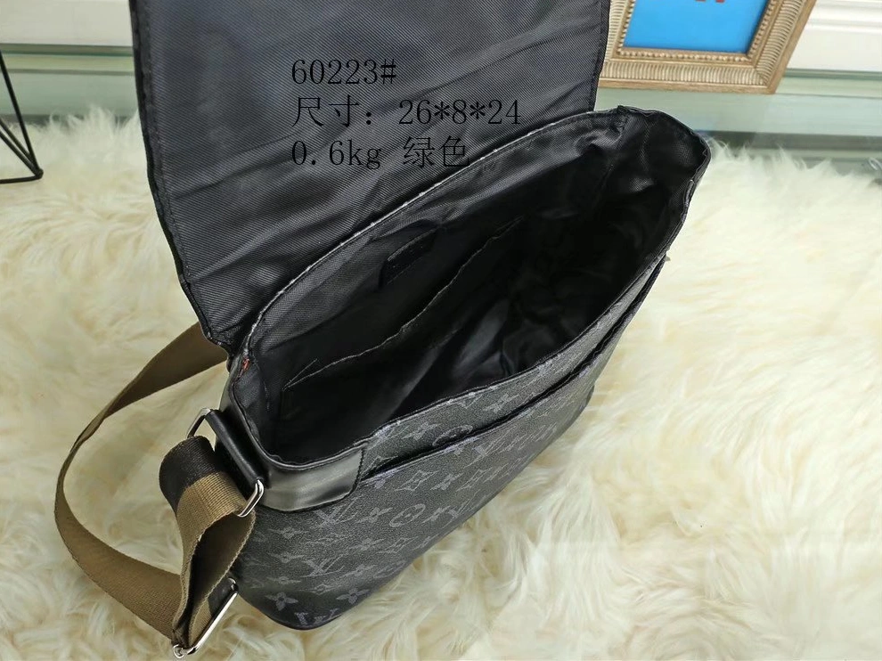 Sleek 7995 Louis Vuitton Messenger Bags For Men