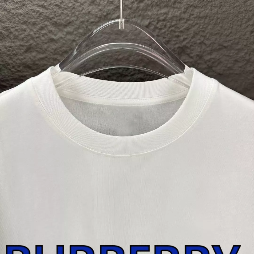 Sleek 807 Burberry T-Shirts Short Sleeved For Unisex