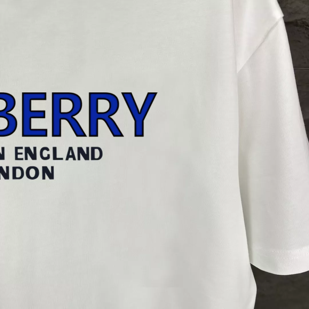 Sleek 807 Burberry T-Shirts Short Sleeved For Unisex