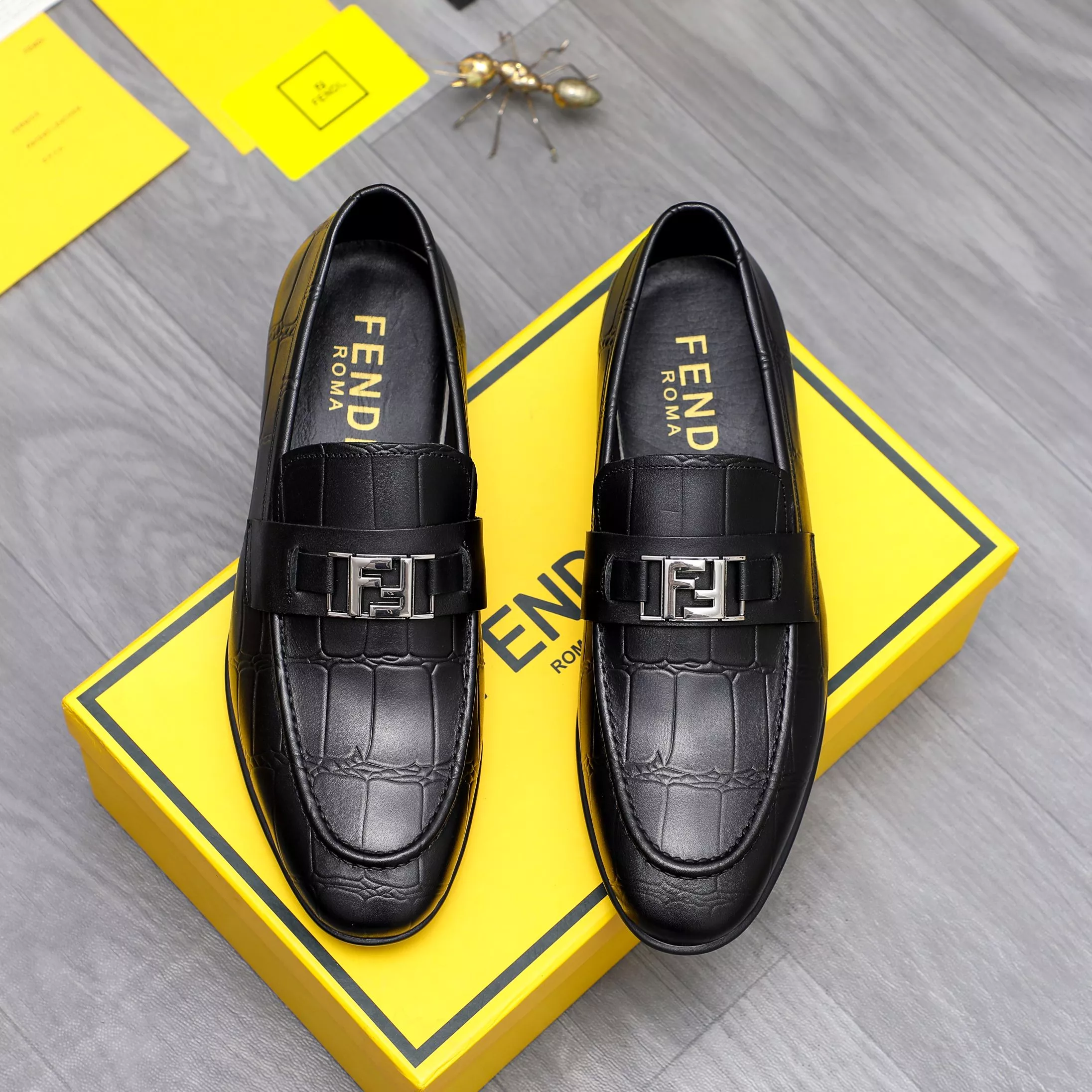 Sleek 818 Fendi Leather Shoes For Men