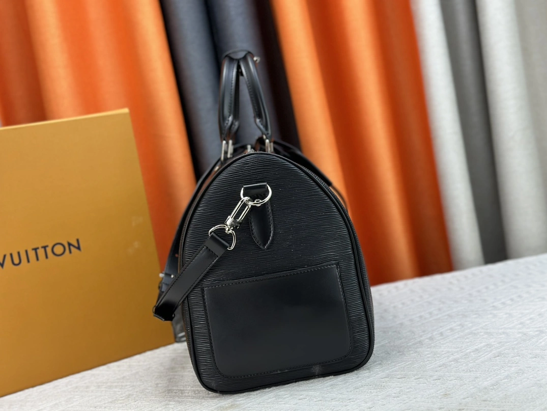 Sleek 8351 Louis Vuitton Travel Bags