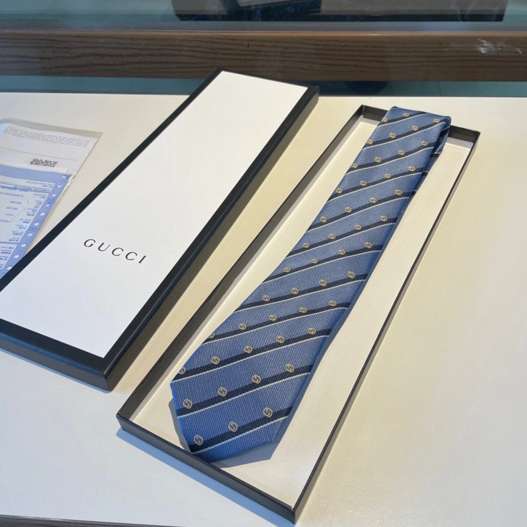 Sleek 840 Gucci Necktie For Men
