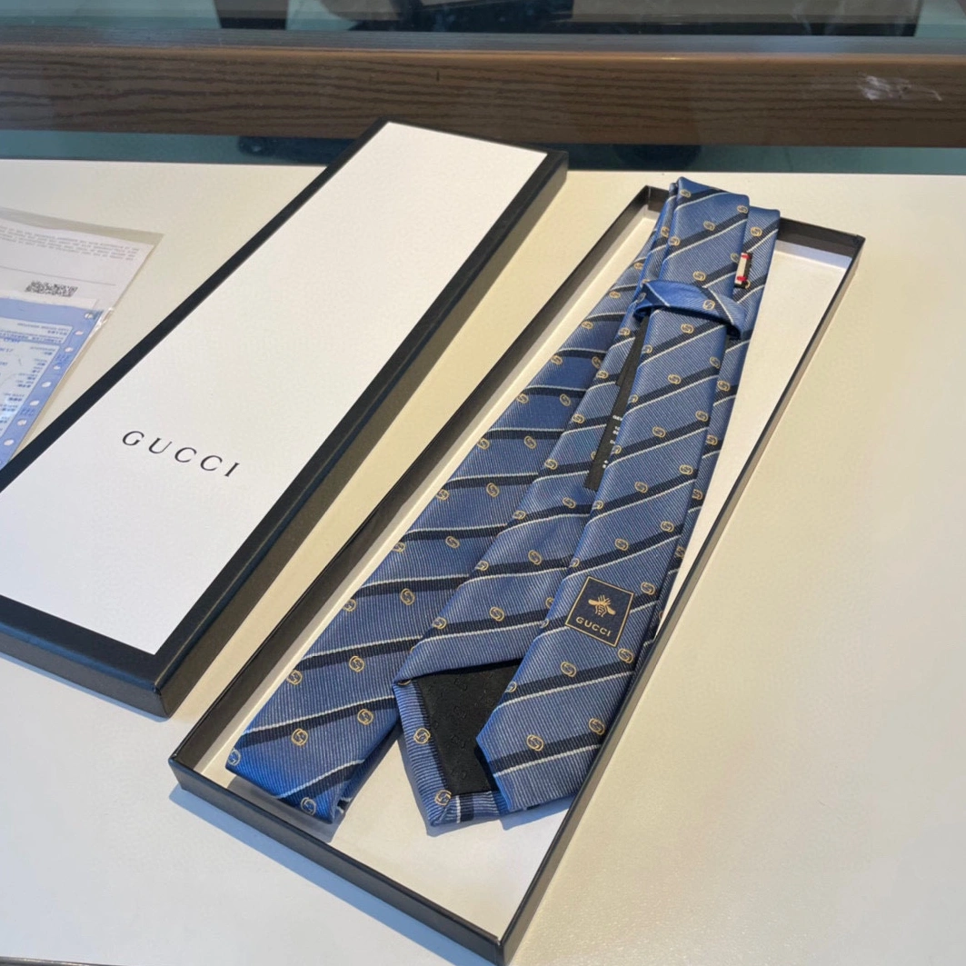 Sleek 840 Gucci Necktie For Men