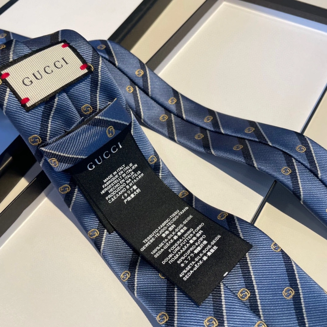 Sleek 840 Gucci Necktie For Men