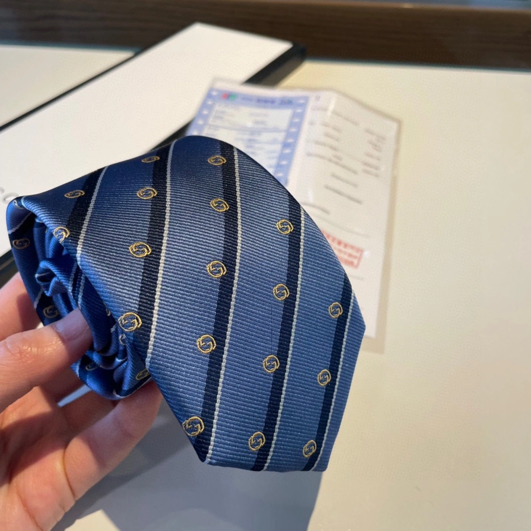 Sleek 840 Gucci Necktie For Men
