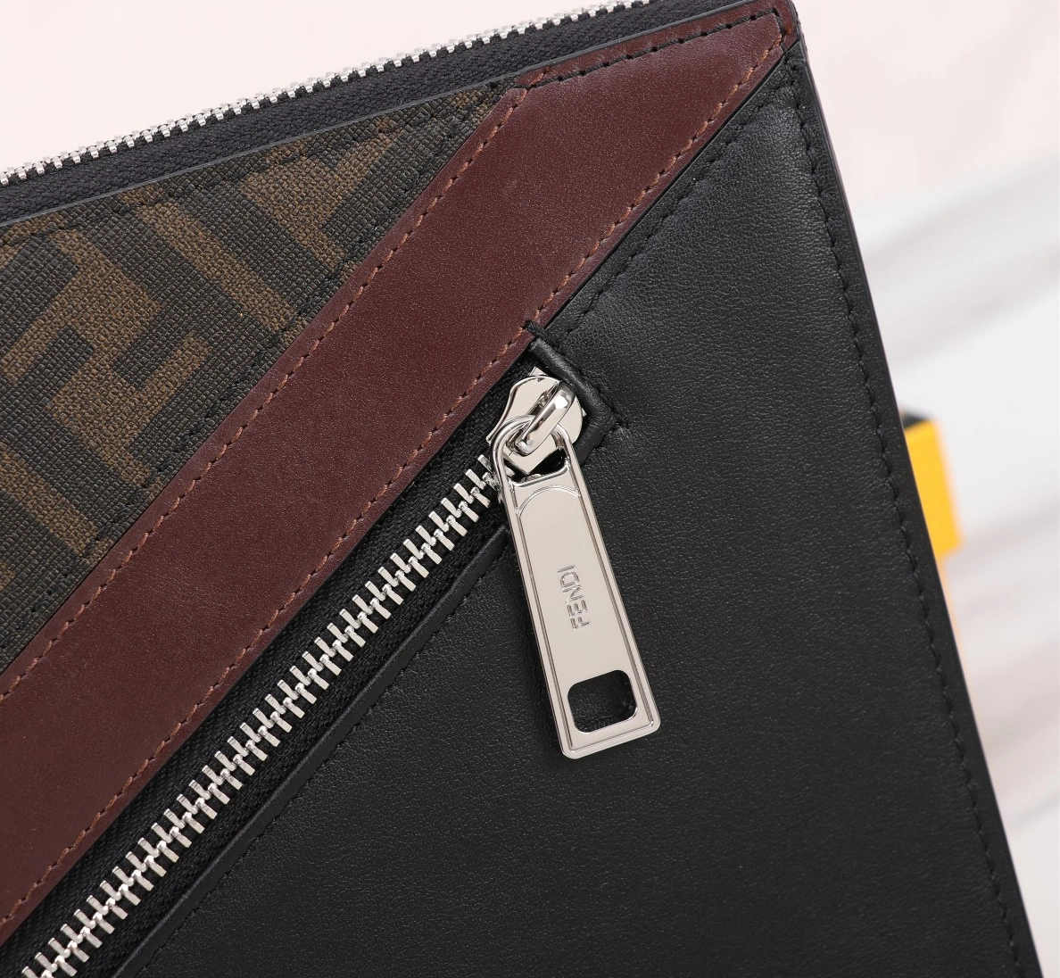 Sleek 8517 Fendi AAA Man Wallets