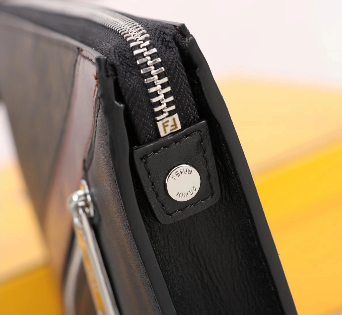 Sleek 8517 Fendi AAA Man Wallets
