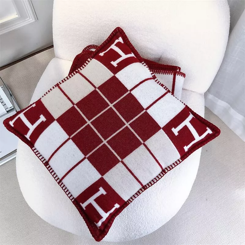 Sleek 8554 Hermes Cushion