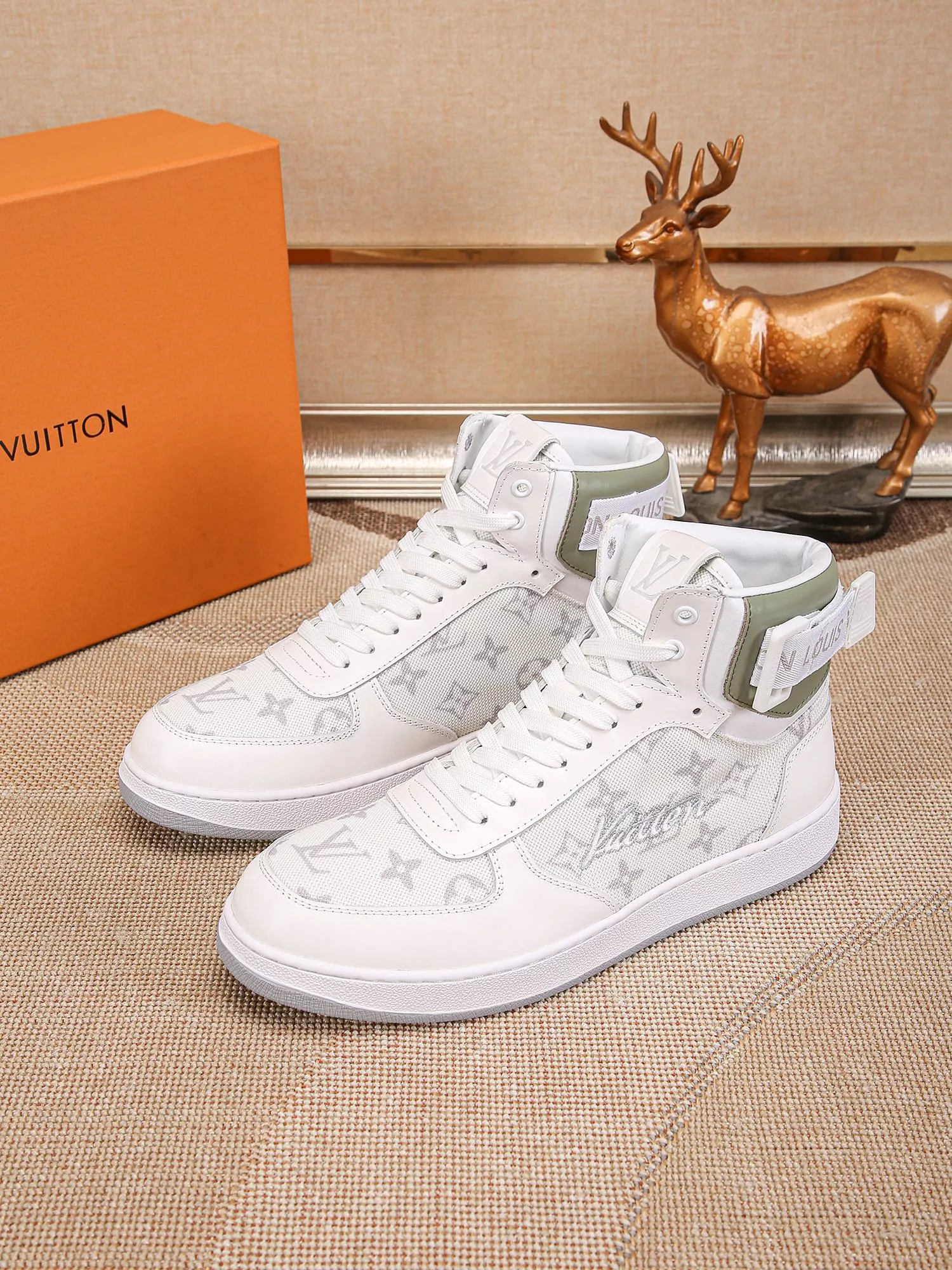 Sleek 8642 Louis Vuitton High Tops Shoes For Men