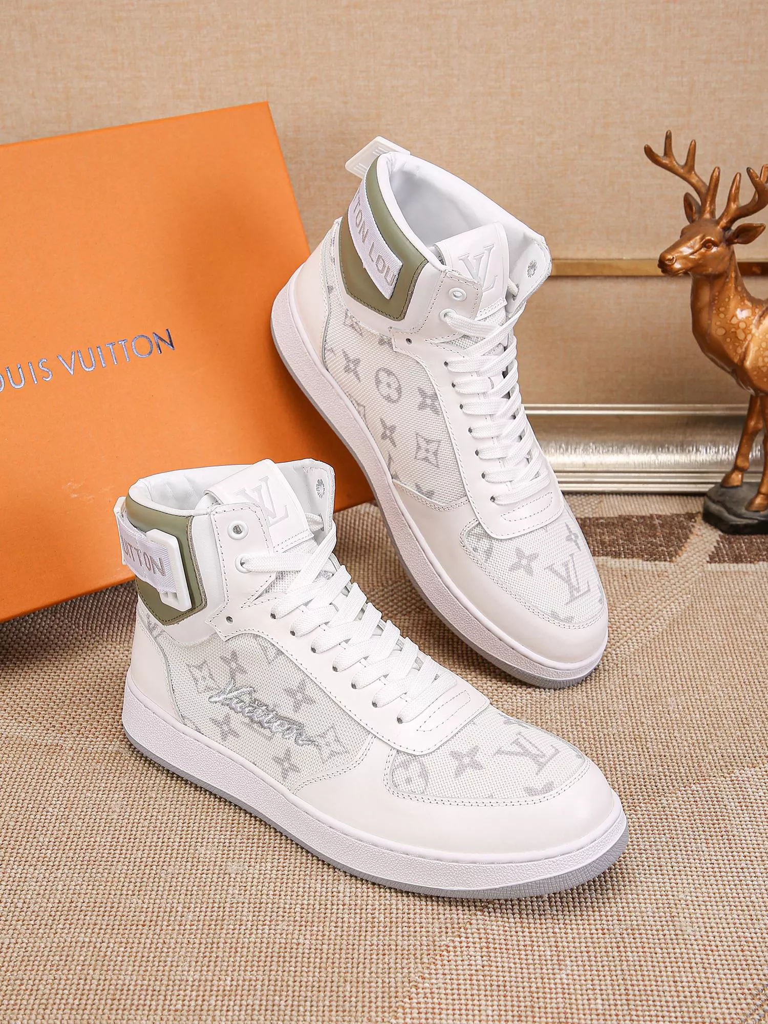 Sleek 8642 Louis Vuitton High Tops Shoes For Men