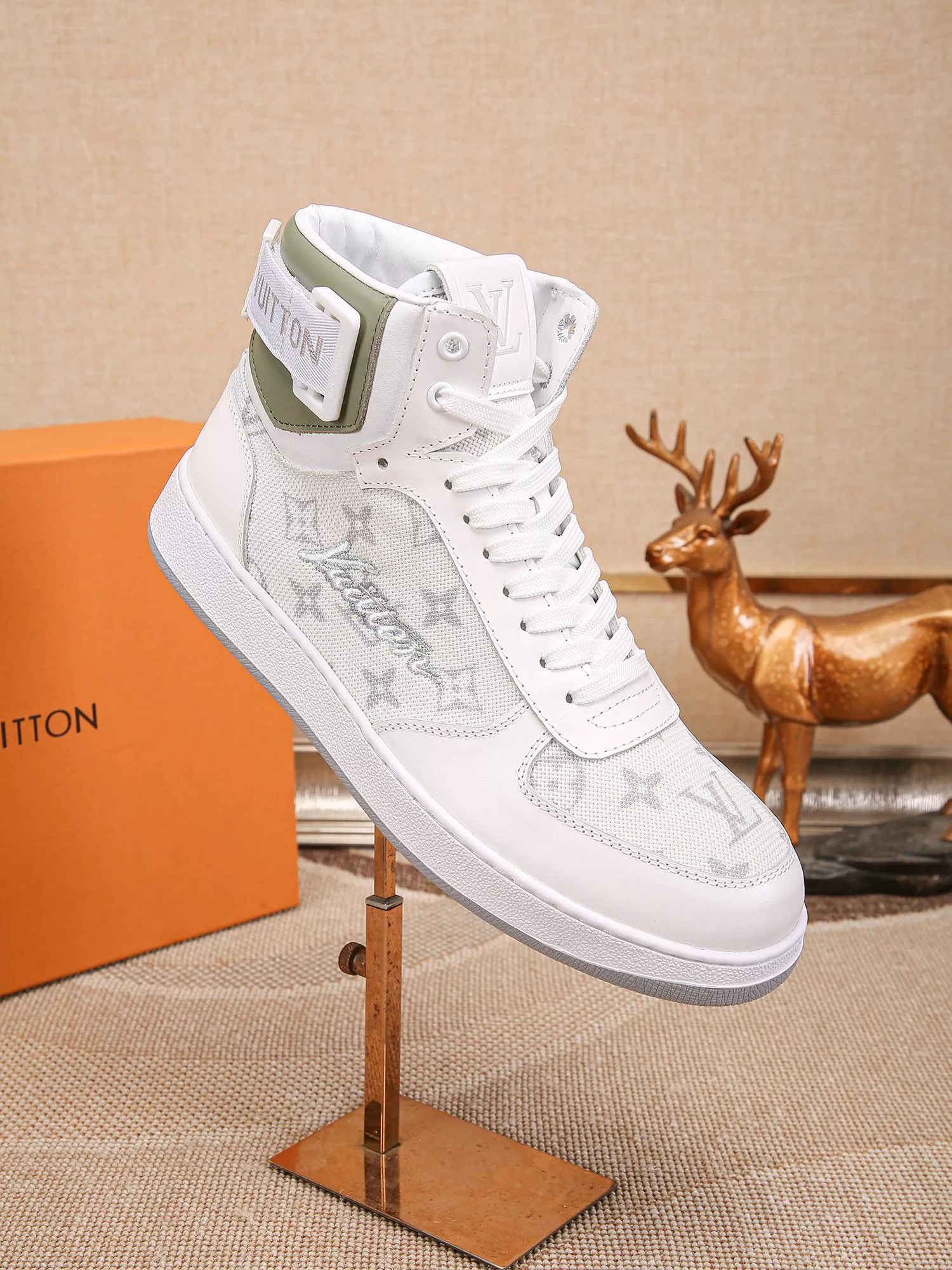 Sleek 8642 Louis Vuitton High Tops Shoes For Men