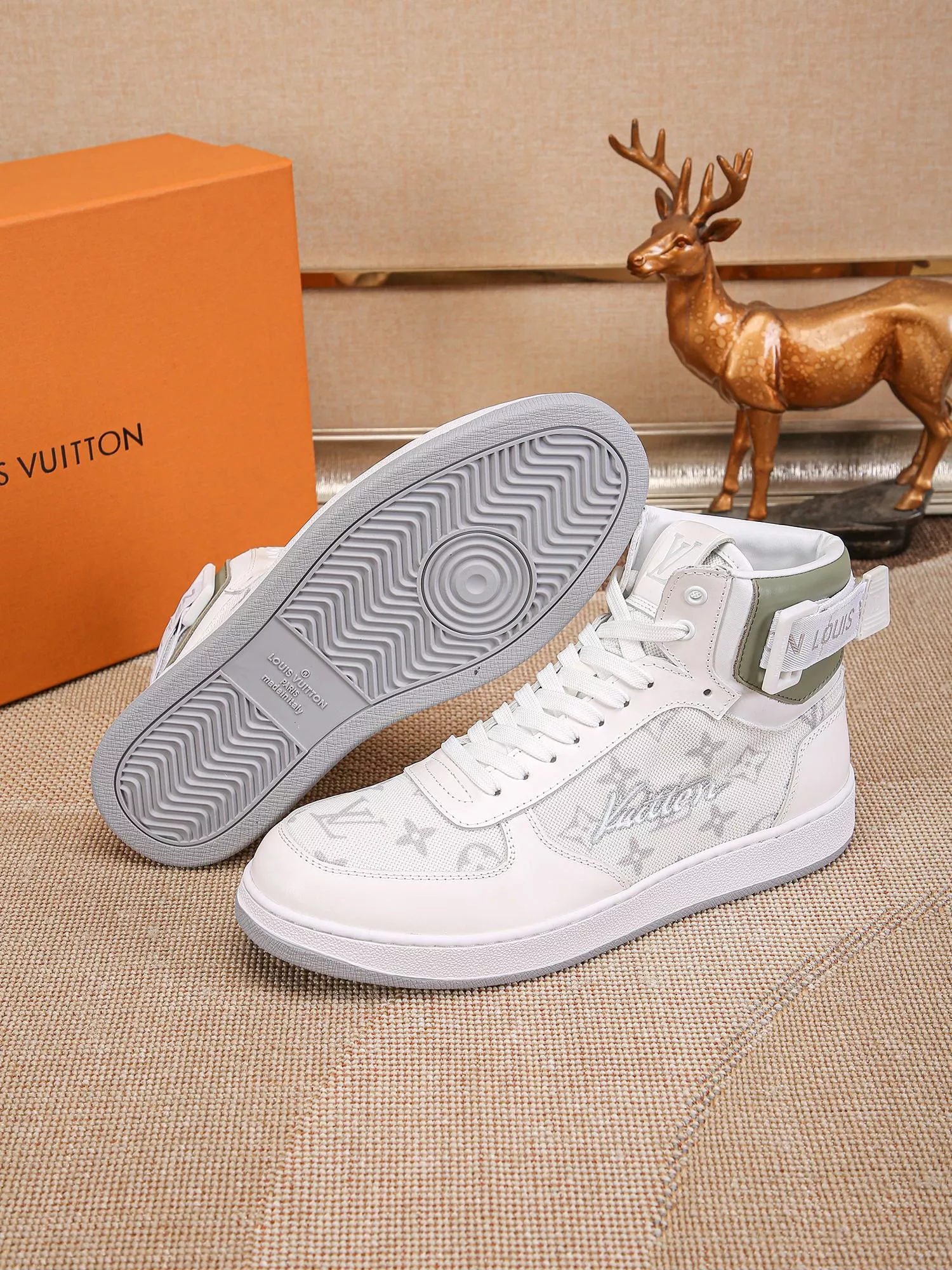 Sleek 8642 Louis Vuitton High Tops Shoes For Men