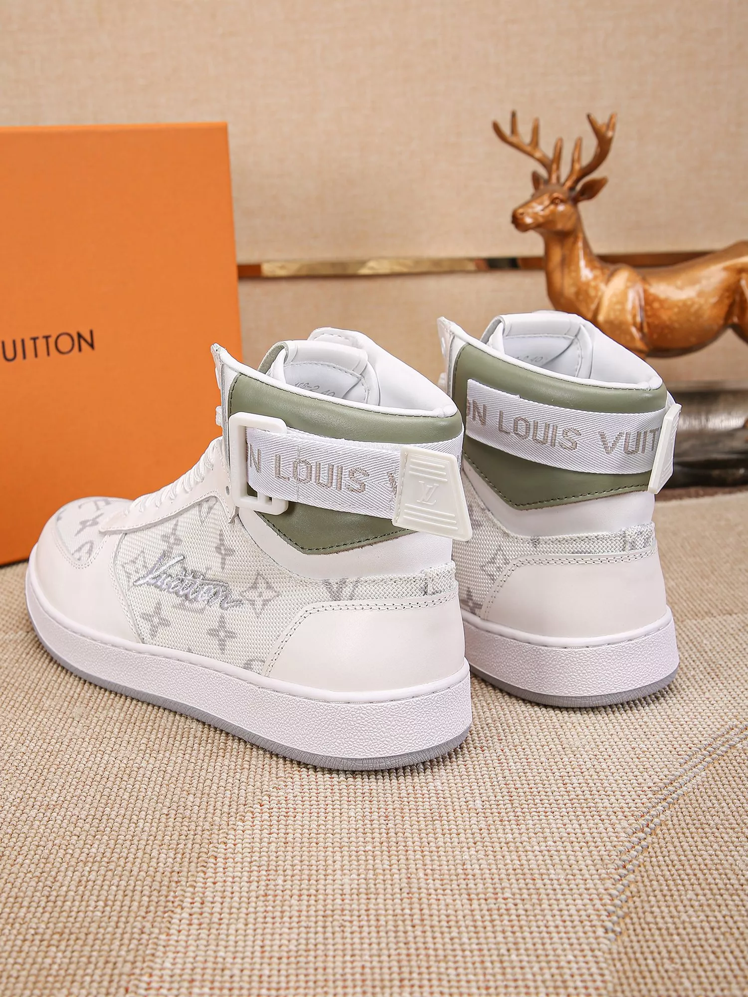 Sleek 8642 Louis Vuitton High Tops Shoes For Men