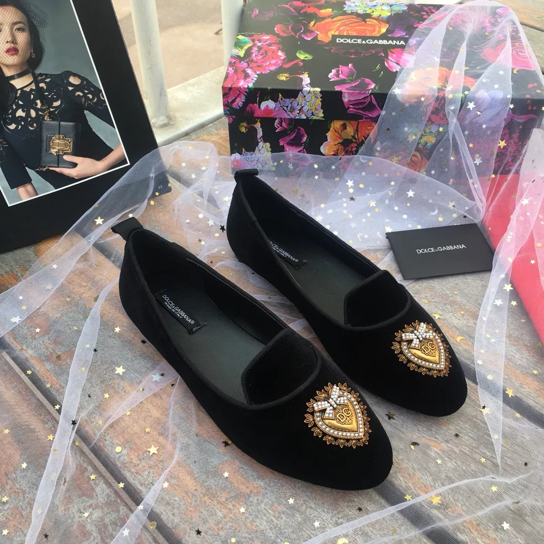 Sleek 8656 Dolce & Gabbana D&G Flat Shoes For Women