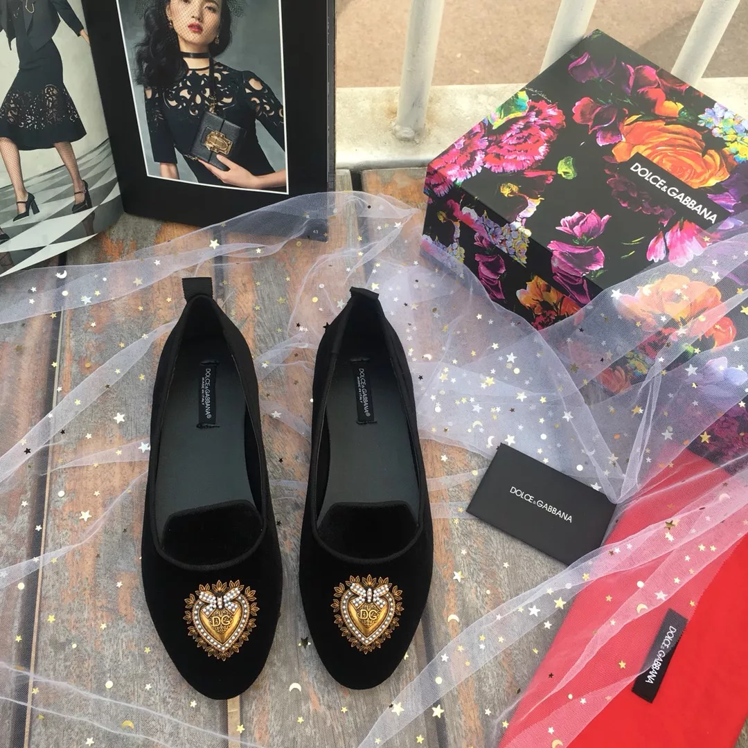 Sleek 8656 Dolce & Gabbana D&G Flat Shoes For Women