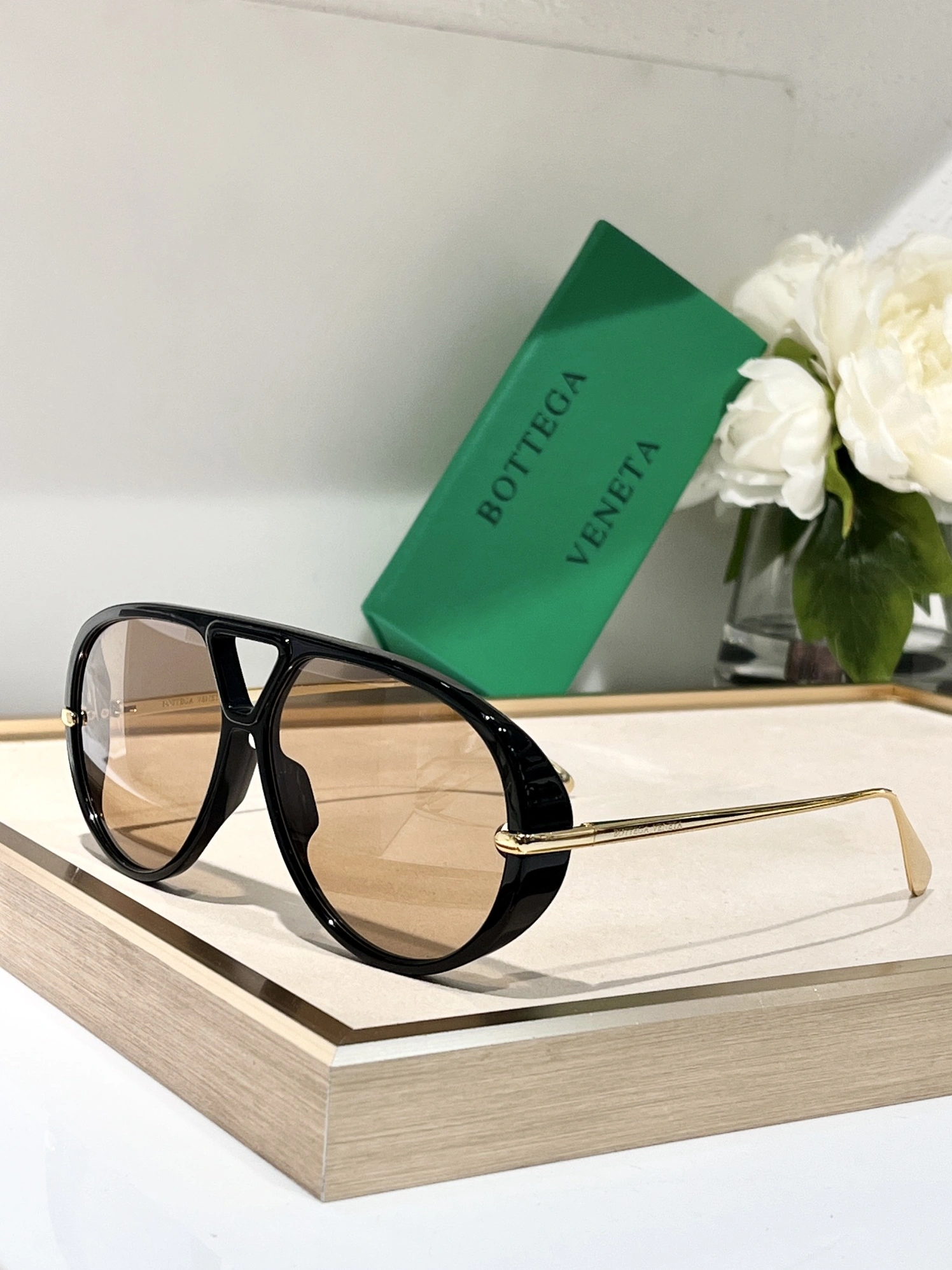 Sleek 8746 Bottega Veneta AAA Quality Sunglasses