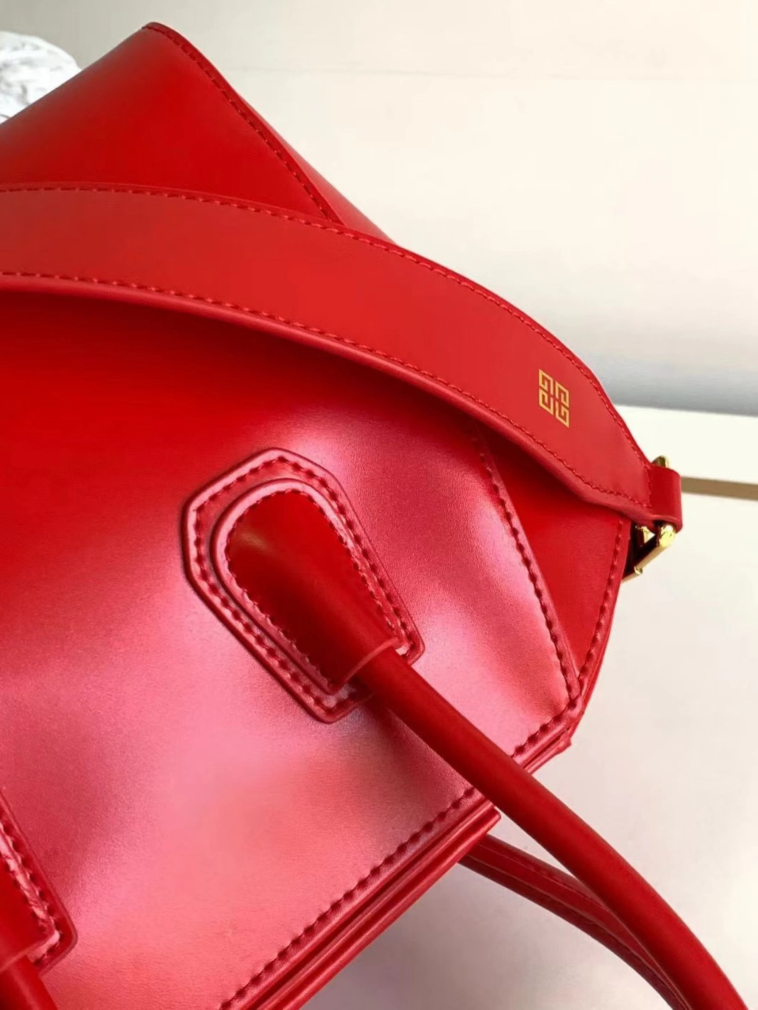 Sleek 8875 Givenchy AAA Quality Handbags For Women