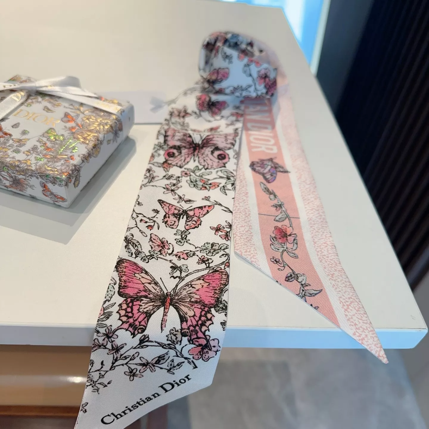 Sleek 8899 Christian Dior Silk Scarf