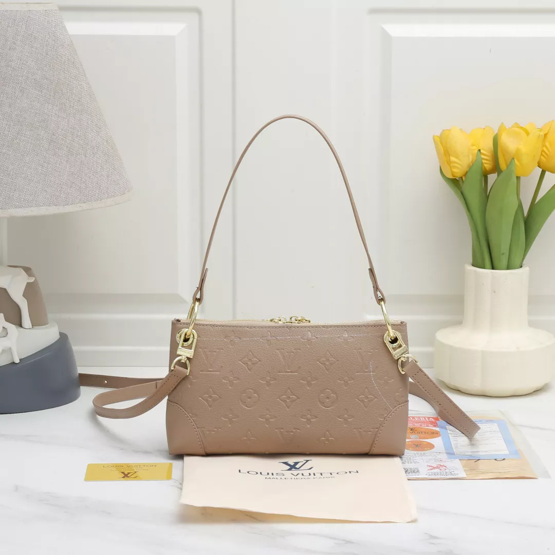 Sleek 9018 Louis Vuitton Messenger Bags For Women