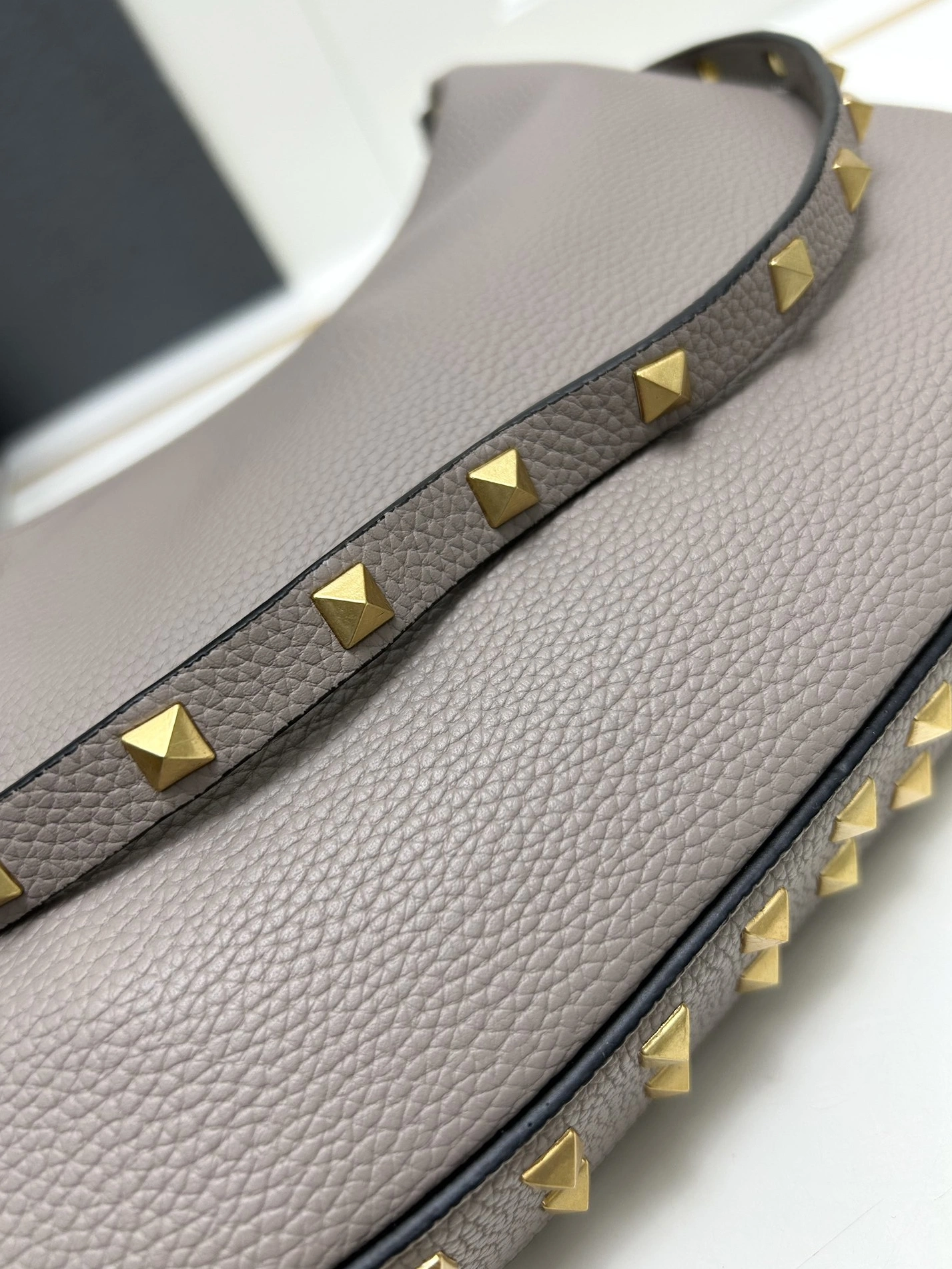 Sleek 9033 Valentino AAA Quality Shoulder Bags For Women