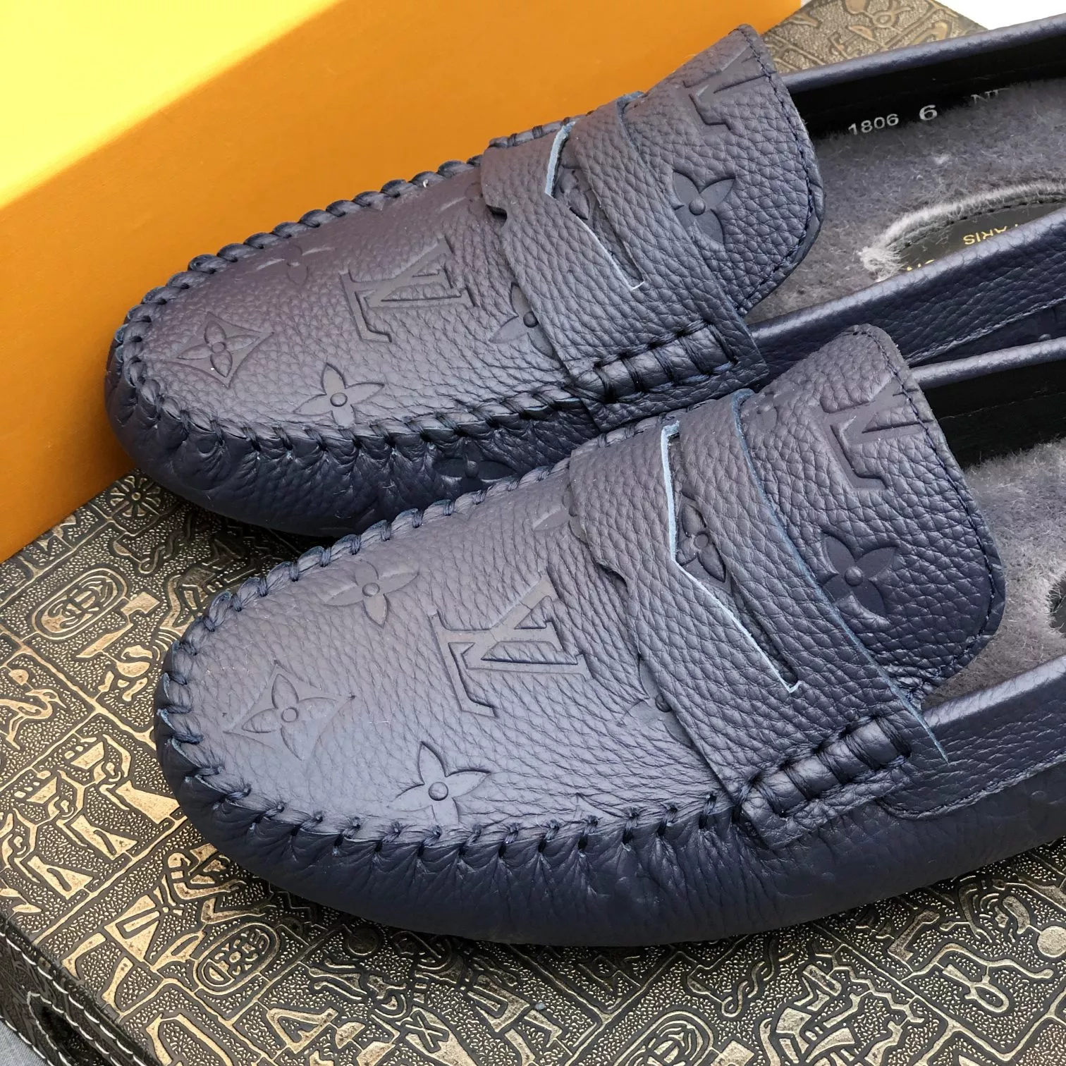 Sleek 9278 Louis Vuitton LV Oxfords Shoes For Men