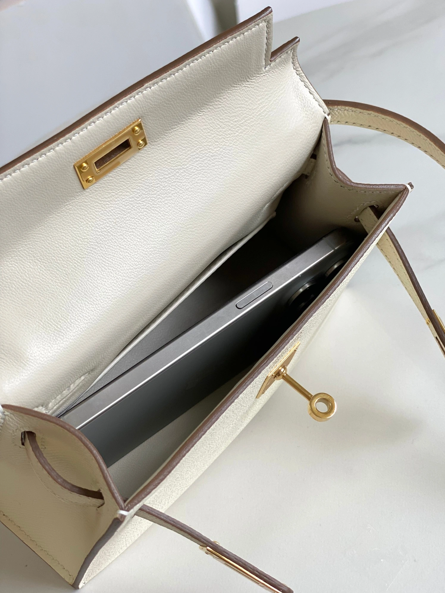 Sleek 9299 Hermes AAA Quality Messenger Bags For Women