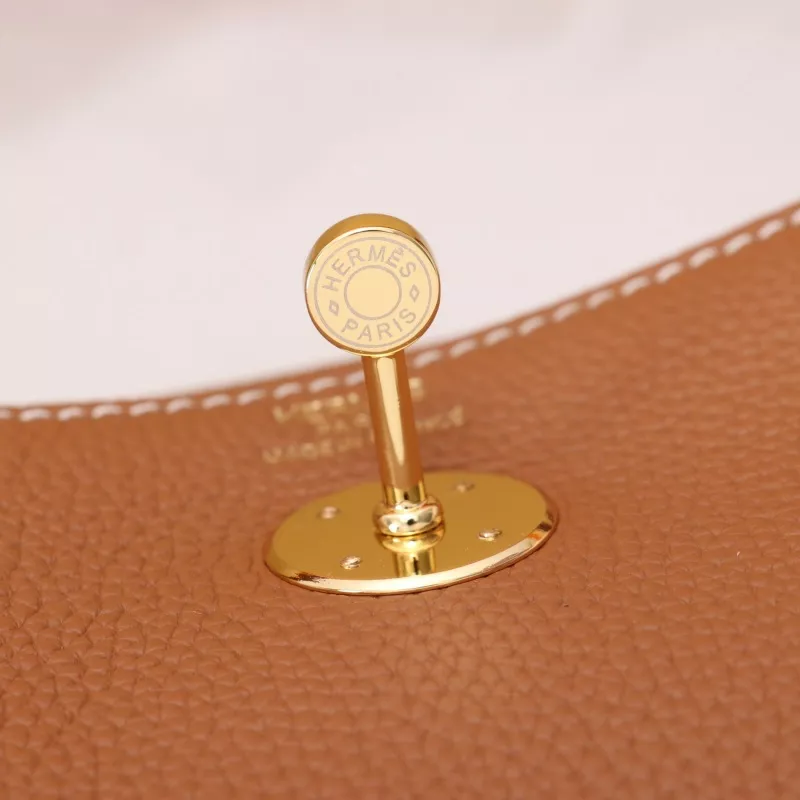 Sleek 9492 Hermes AAA Quality Handbags In Gold For Women