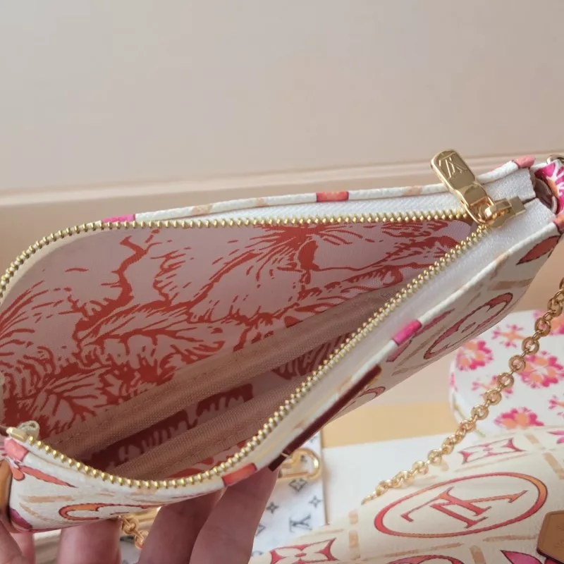 Sleek 9566 Louis Vuitton AAA Quality Messenger Bags For Women