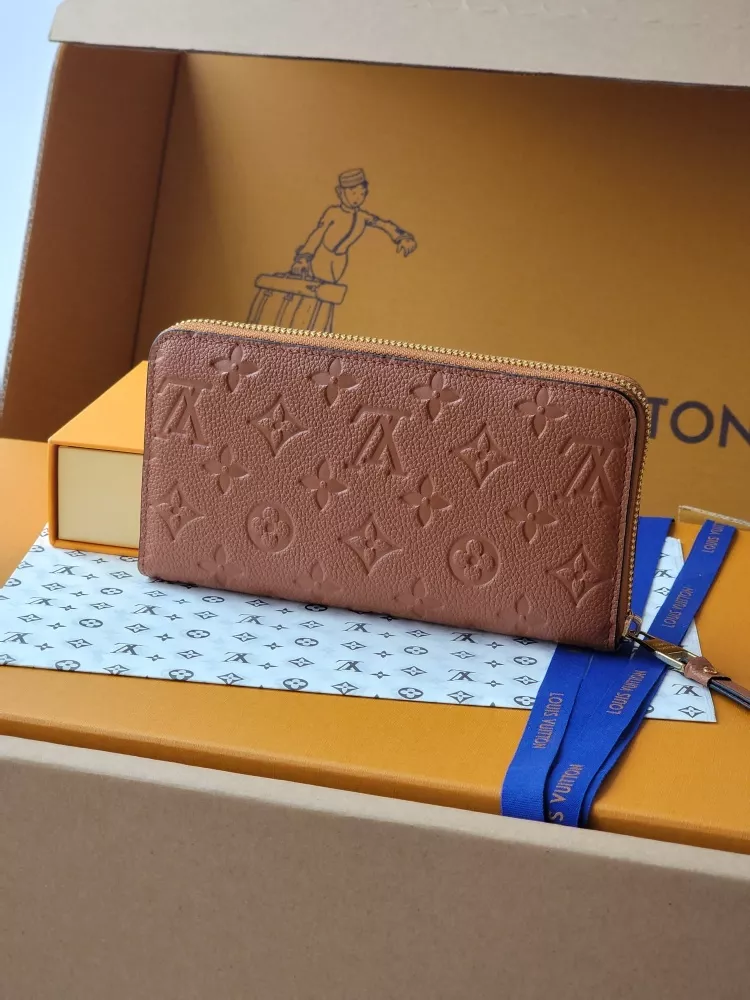 Sleek 9653 Louis Vuitton AAA Quality Card Case