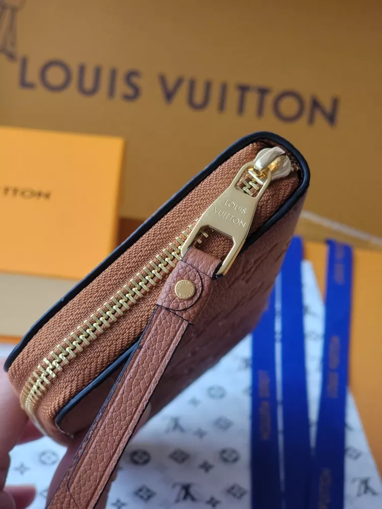 Sleek 9653 Louis Vuitton AAA Quality Card Case