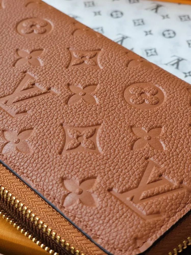 Sleek 9653 Louis Vuitton AAA Quality Card Case