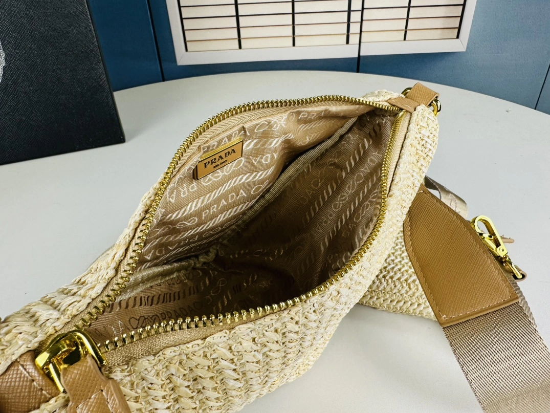 Sleek 9678 Prada AAA Quality Messenger Bags For Women